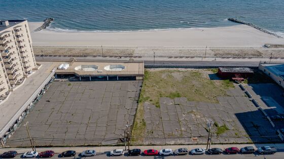 Long Beach, N.Y., Approves Tentative Deal to Stave Off Bankruptcy