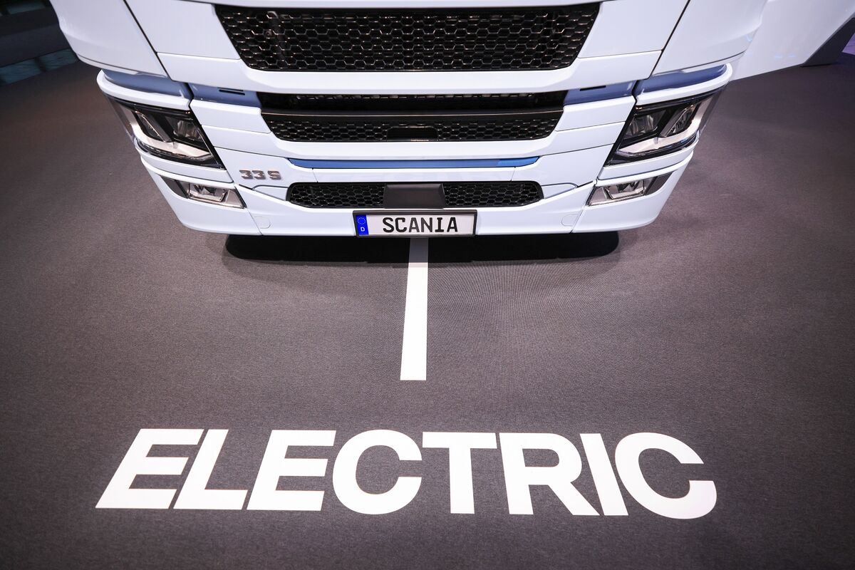 VW’s Scania Hastens China E-Truck Push as Drivers Abandon Diesel