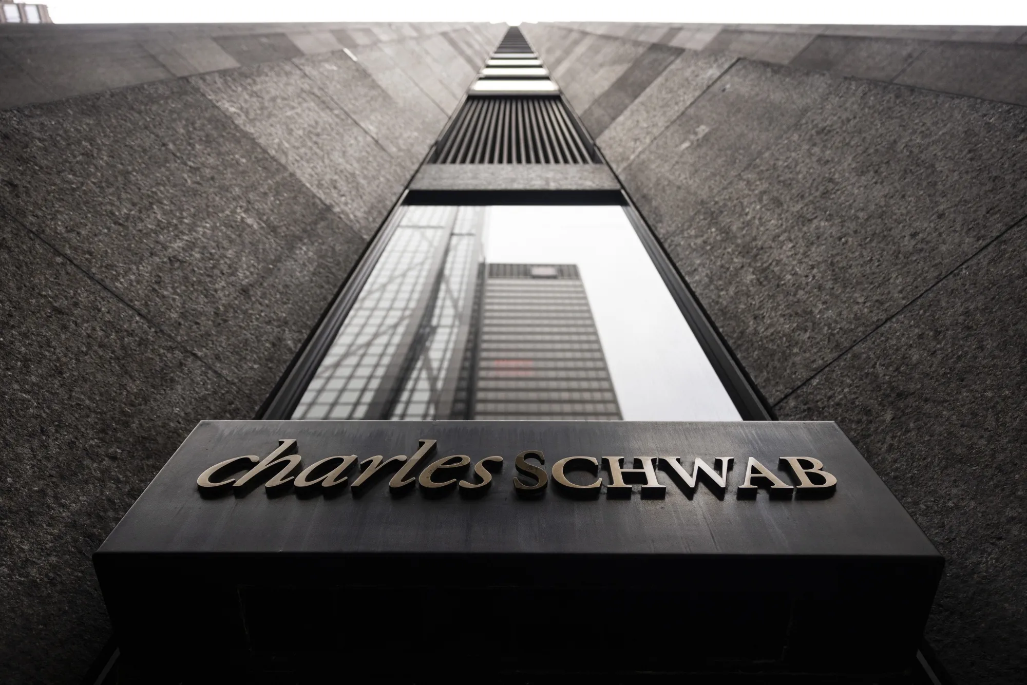 Schwab (SCHW) Shares Fall as New Brokerage Accounts Miss Estimates -  Bloomberg