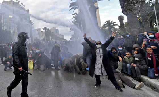 Fears of a Lurch to Dictatorship Blight Arab Spring’s Last Hope