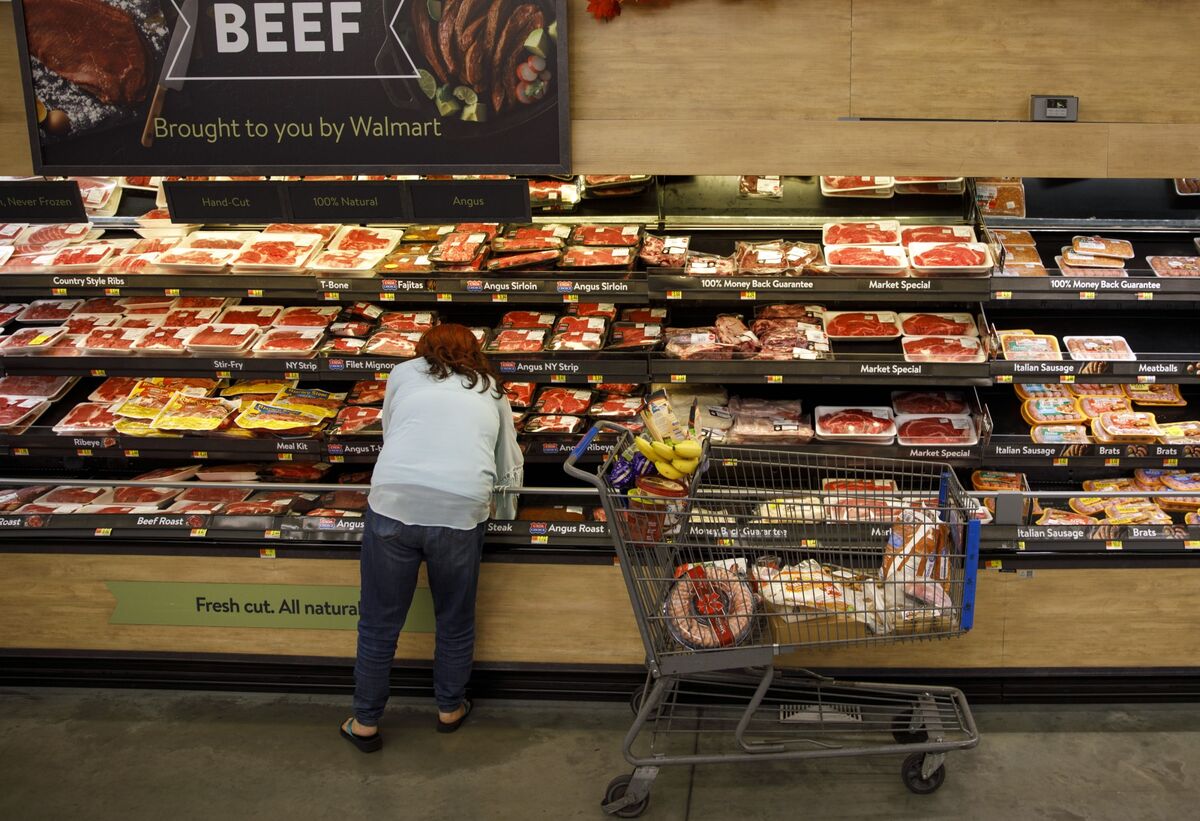 
                            Trump Asks DOJ to Investigate Meatpackers Over Beef Prices