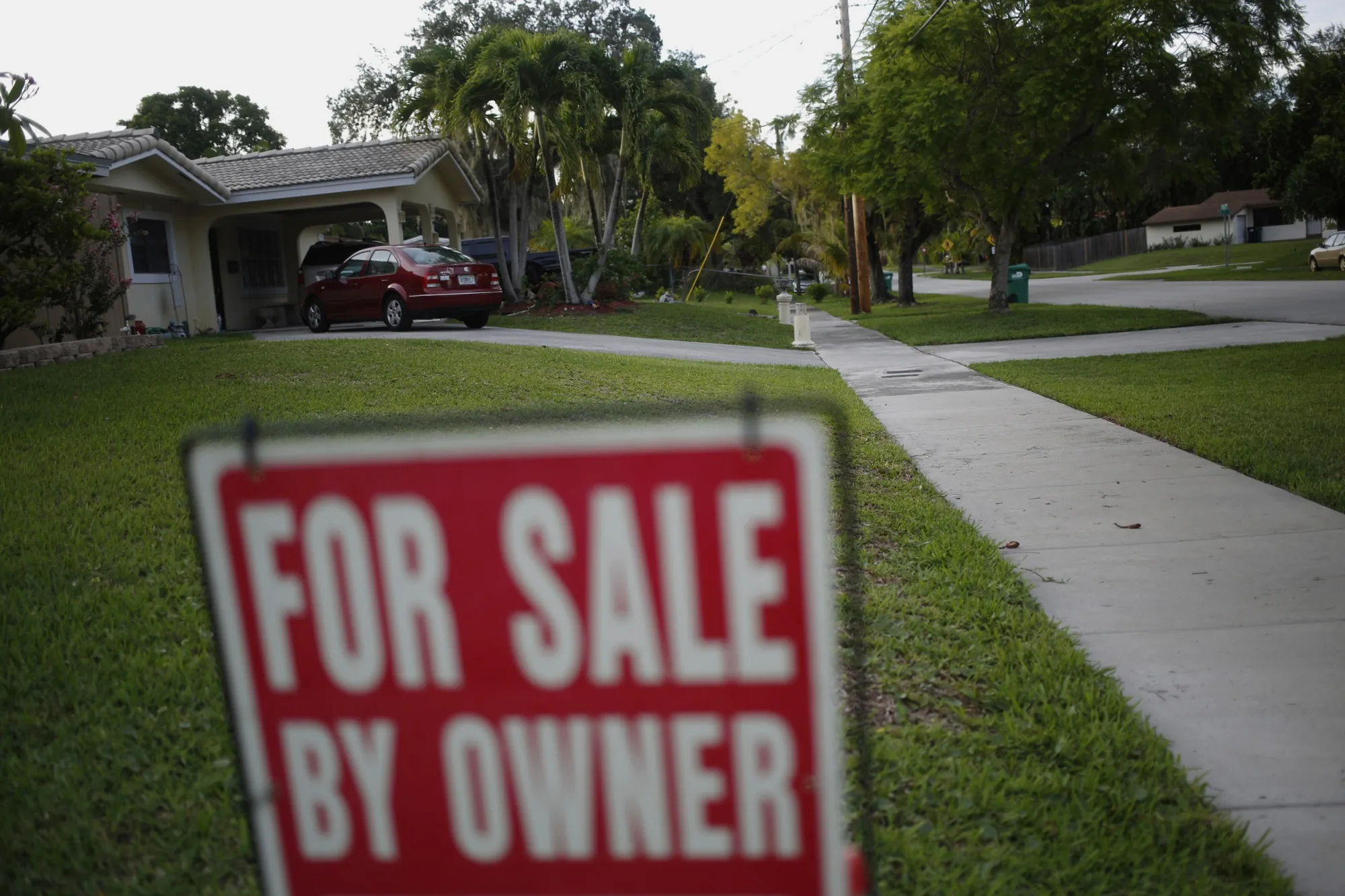 Americans are moving across state lines but not across the street.&nbsp;