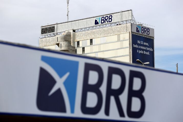 Views of Brasilia as Brazilian Real Touches Eight-Week Low as Mantega Cites Deficit