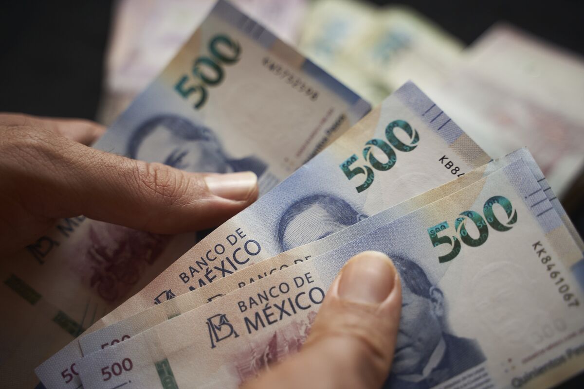 USD/MXN: Mexico Peso Hits Lowest Level Since Late 2022 as Carry Unwinds -  Bloomberg