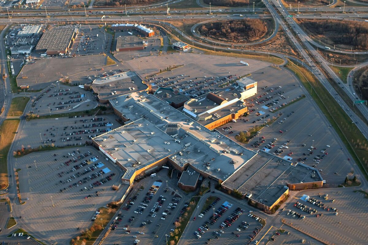 A $1.7 Billion Bet on Old Malls Is Pushing This Firm Past Rivals