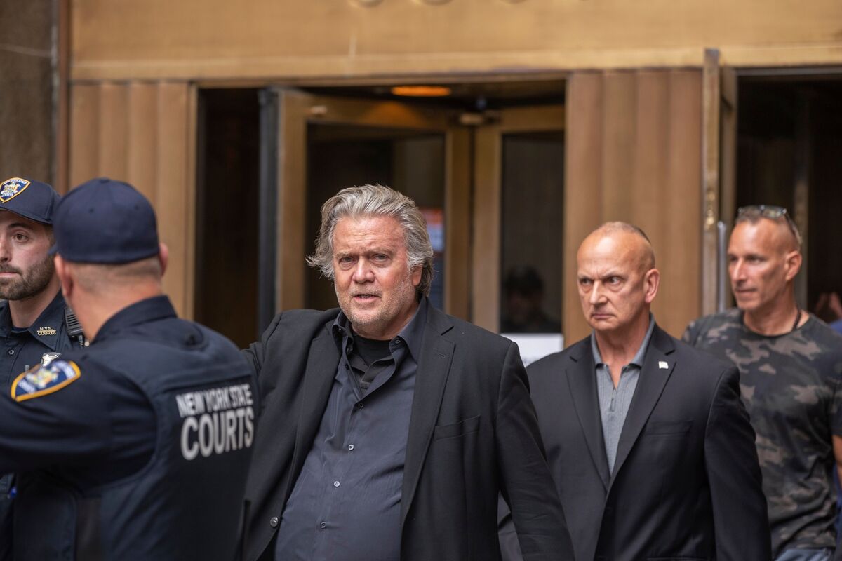 Steve Bannon Gets November 2023 Trial Date in NY Fraud Case - Bloomberg