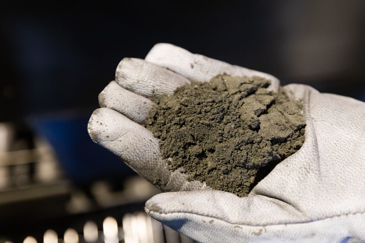 bloomberg.com - Patrick Sykes - Turkey Copper-Mine Owners Are Said to Hire Goldman for Sale