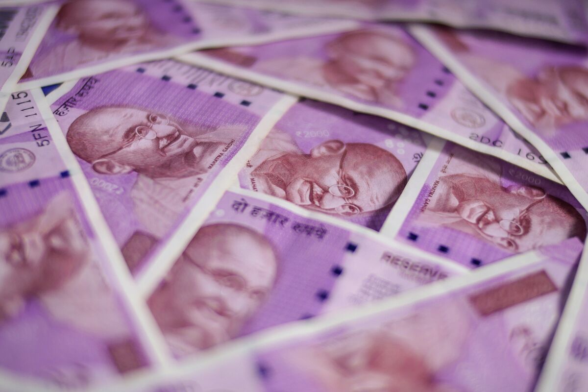 インド最高額紙幣2000ルピー札、預金両替の期限迫る－９月末流通停止