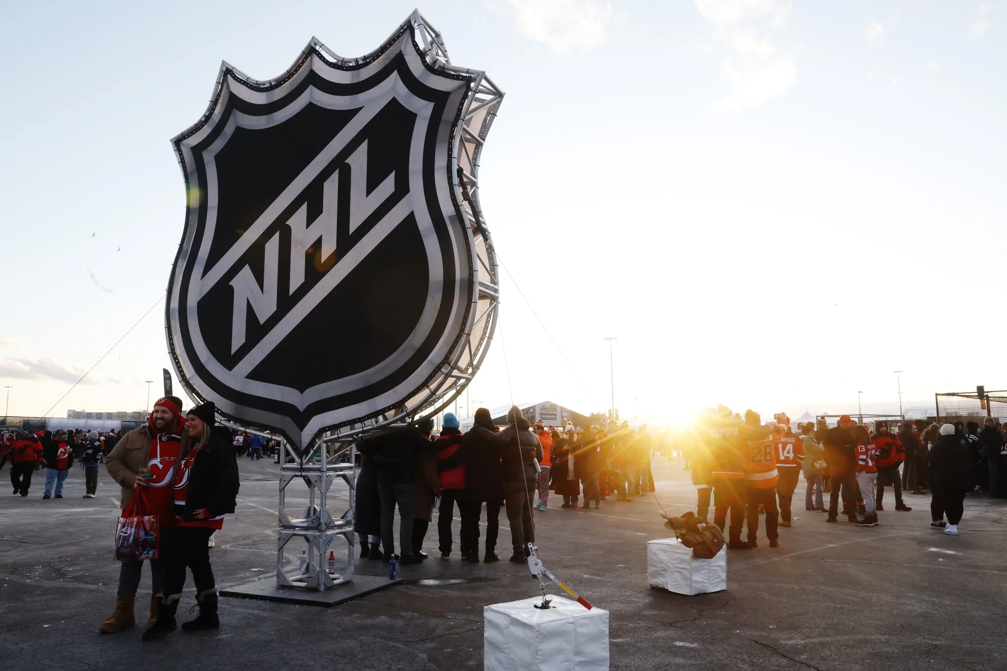 NHL Becomes First League to Strike Deal With Kalshi, Polymarket - Bloomberg