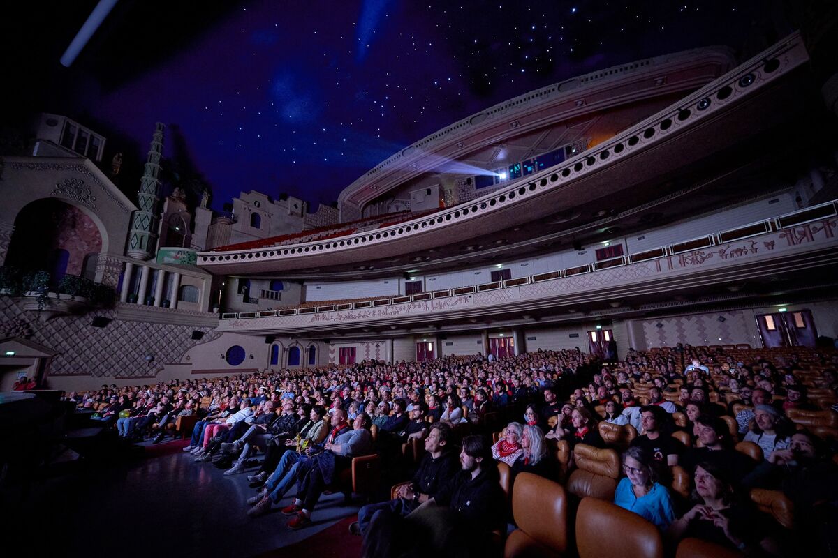 bloomberg.com - Lionel Laurent - France's Cinema Rebound Can't Escape Politics: Paris Edition