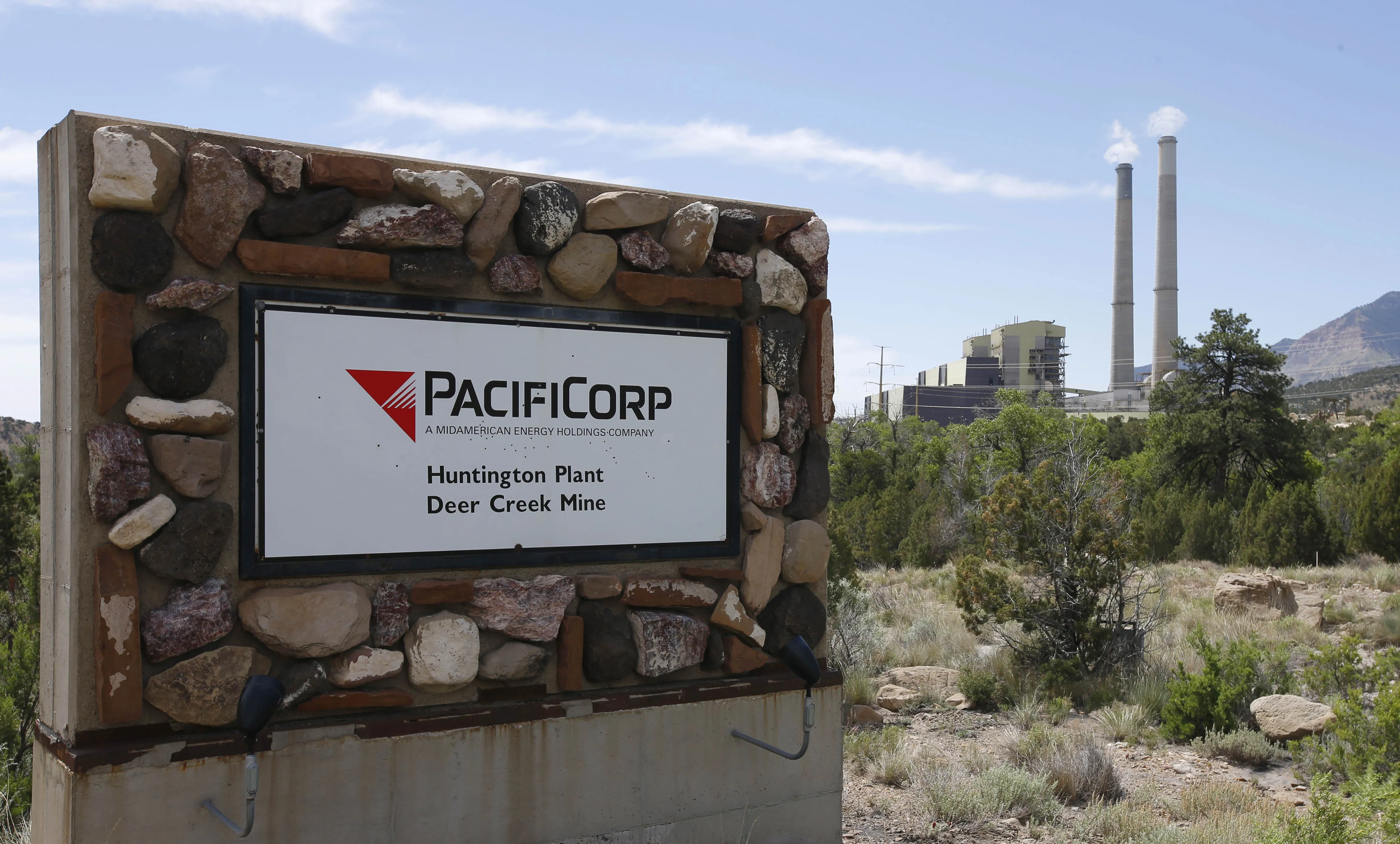 A PacifiCorp power plant&nbsp;outside Huntington, Utah.&nbsp;