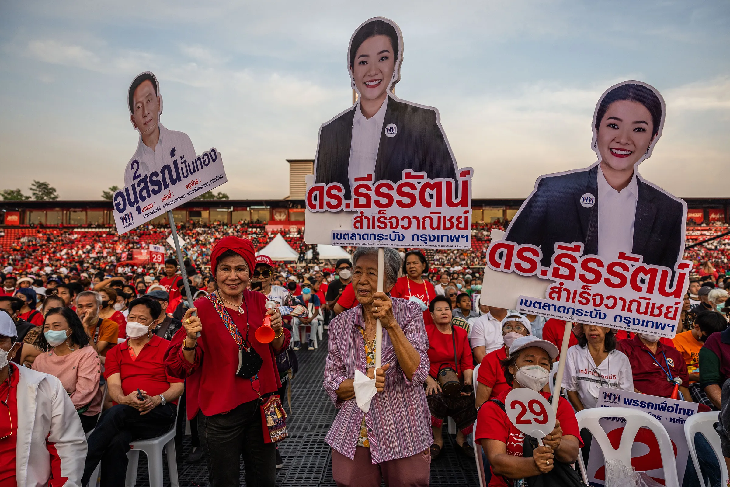 Pheu Thai party supporters at a rally&nbsp;in Bangkok, Thailand, on April 5.