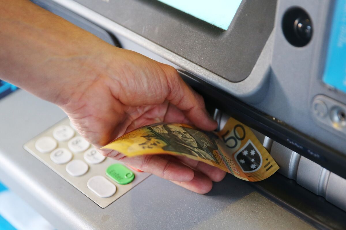 Kiwi’s Slide Looks Far From Over as Traders Add to Rate-Cut Bets