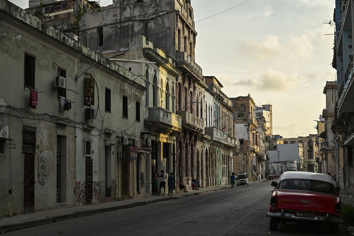 
                            Cuba Emerges From Blackout, Blaming ‘Genocidal’ US Sanctions