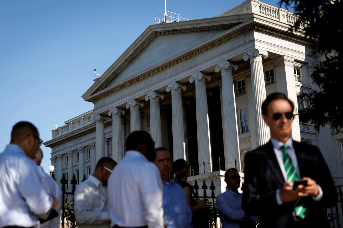 Bonds Rally as Weak Job Growth Solidifies Bets on Fed Rate Cuts - Bloomberg