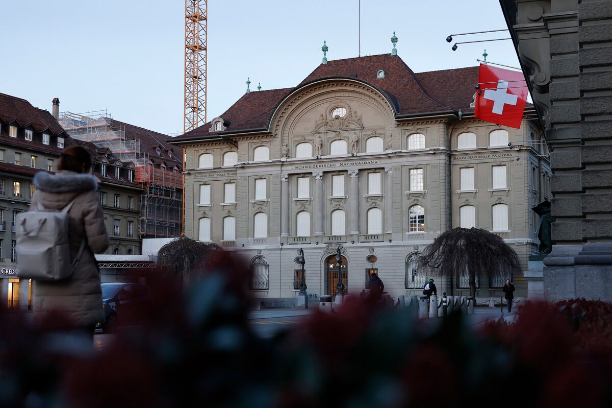 SNB’s First ‘Soft Policy’ Rate Summary Leaves Analysts Split
