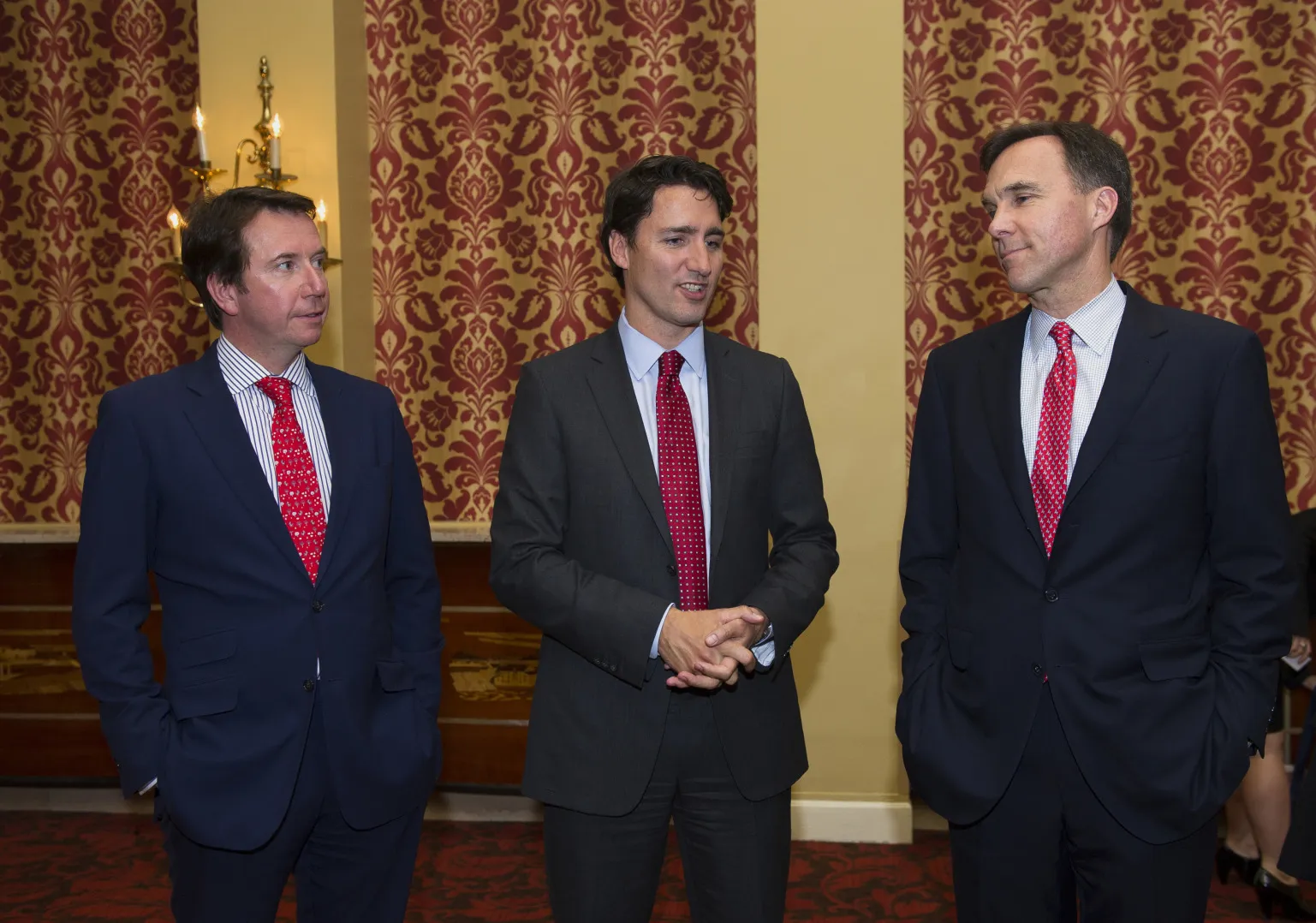 Scott Brison, left, with Justin Trudeau and Bill Morneau in Toronto&nbsp;before the 2015 election that brought the Liberal Party into power.