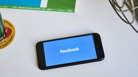FTC Prepares Possible Antitrust Lawsuit Against Facebook, Source Says