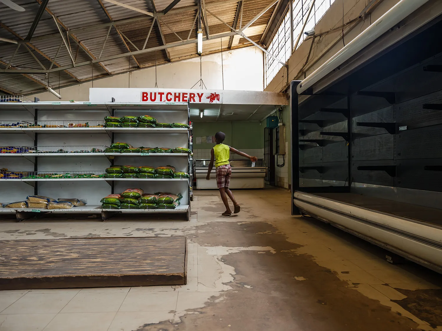ZIMBABWE-ECONOMY-POLITCS-RETAIL