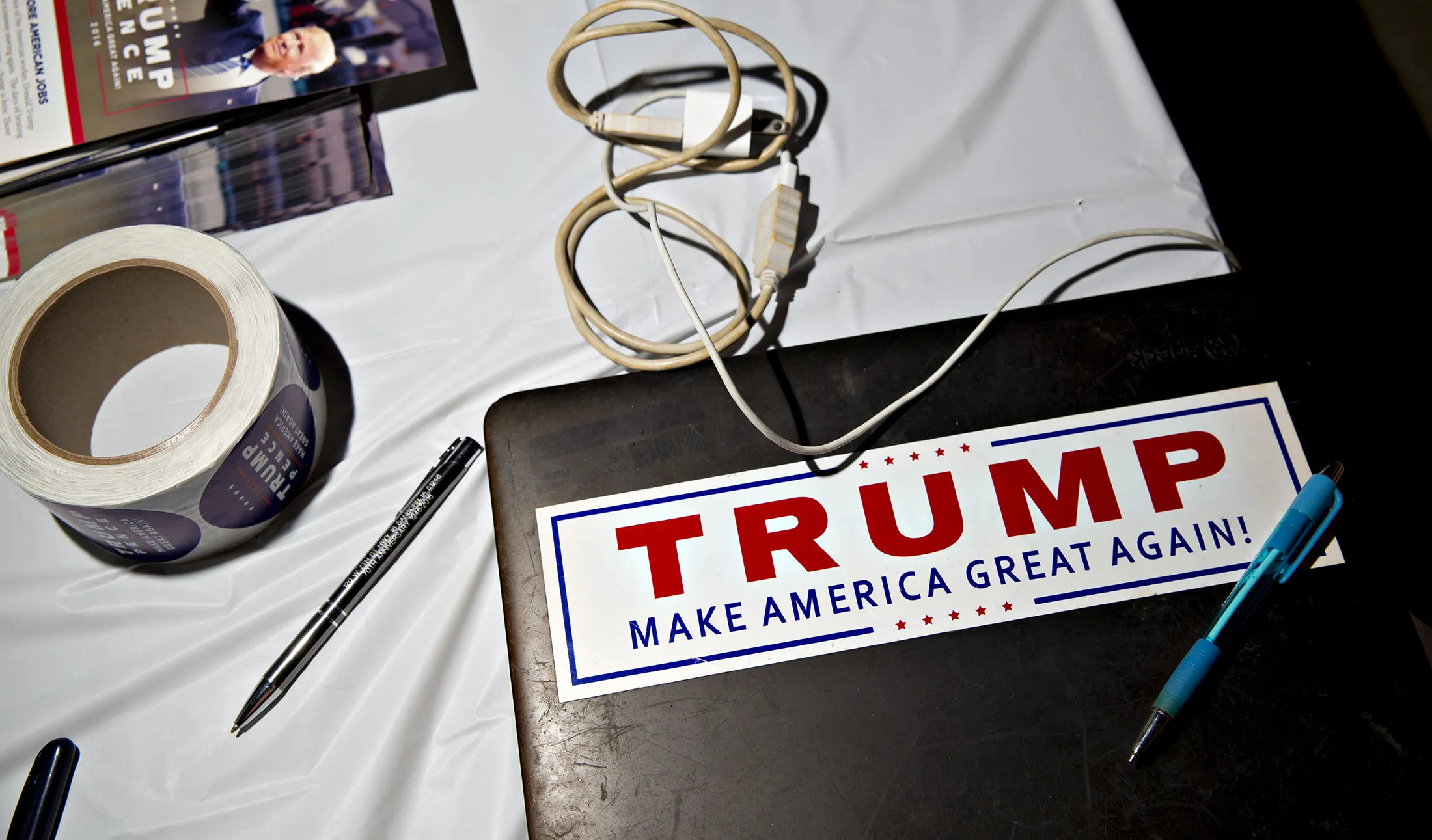 1482508439_trump-computer