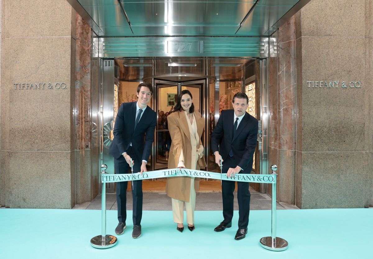 Bernard Arnault's First Official Visit to Tiffany's Fifth Ave. Flagship –  WWD