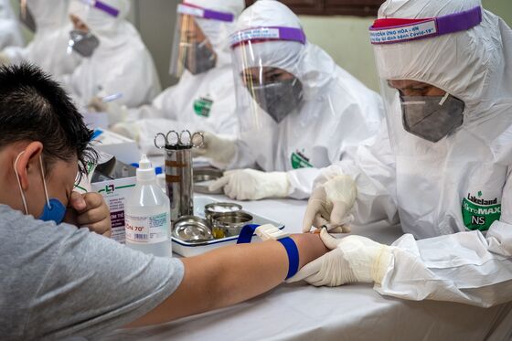 Vietnam’s No Virus Death Record Ends With Hospital Outbreak