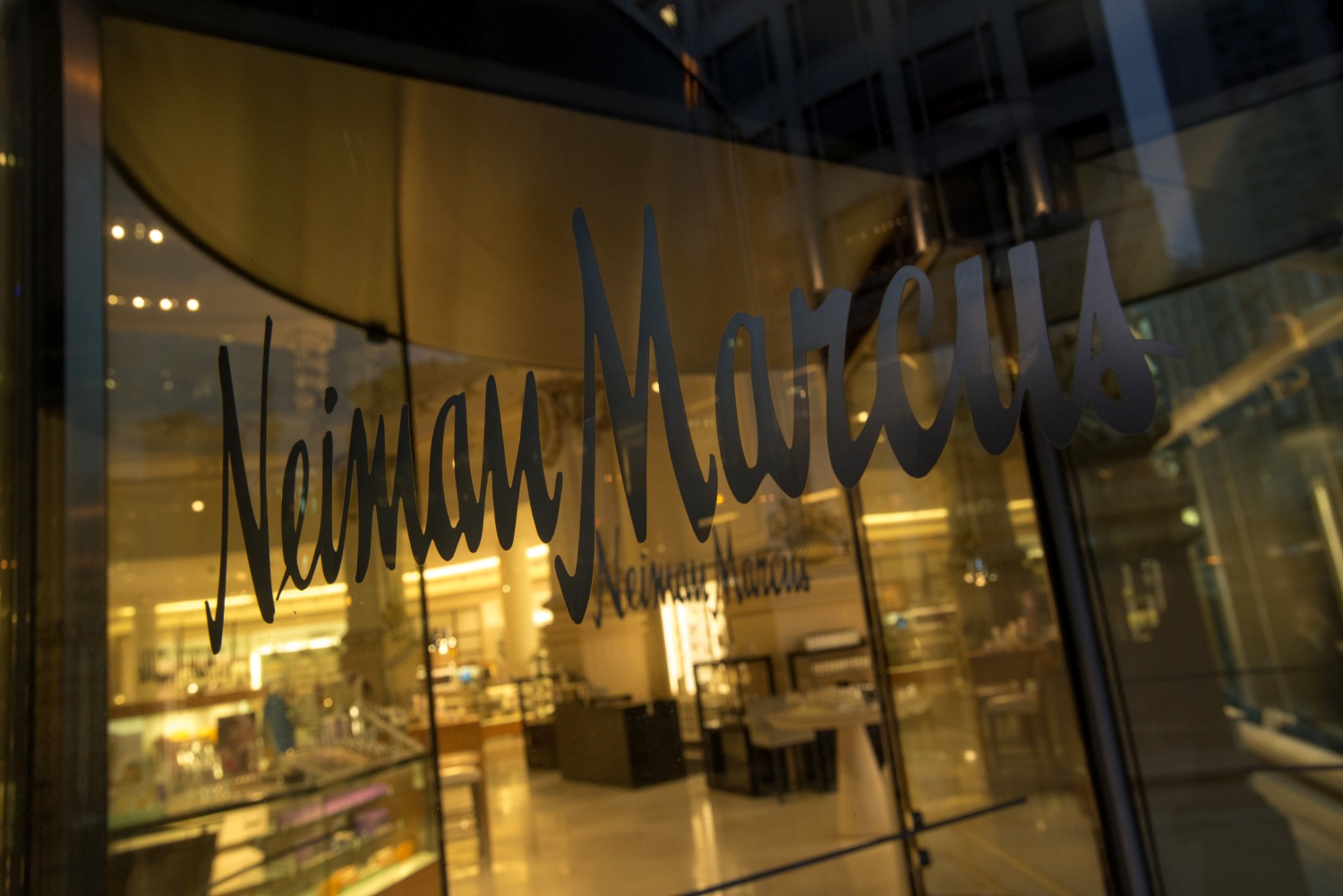 New video shows man open fire in the middle of Neiman Marcus to