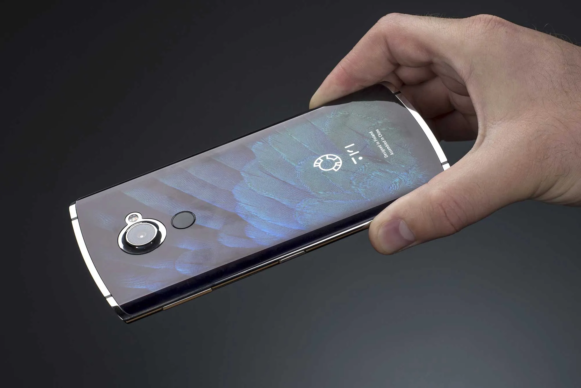 This Smartphone Comes with a Concierge Service - Bloomberg