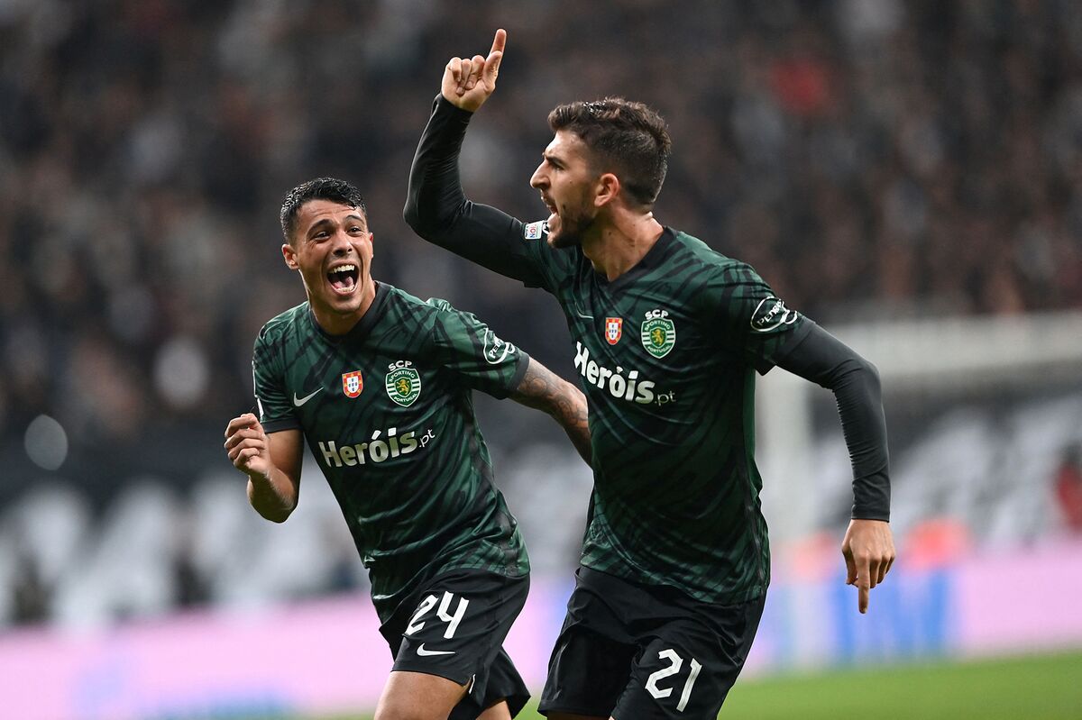 Sporting Lisbon Said in Talks to Buy Back Debt With Apollo Money - Bloomberg