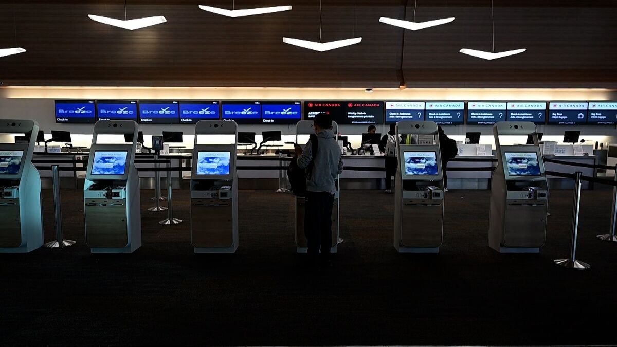 Flight Crews are Understaffed: Flight Attendants Assn.