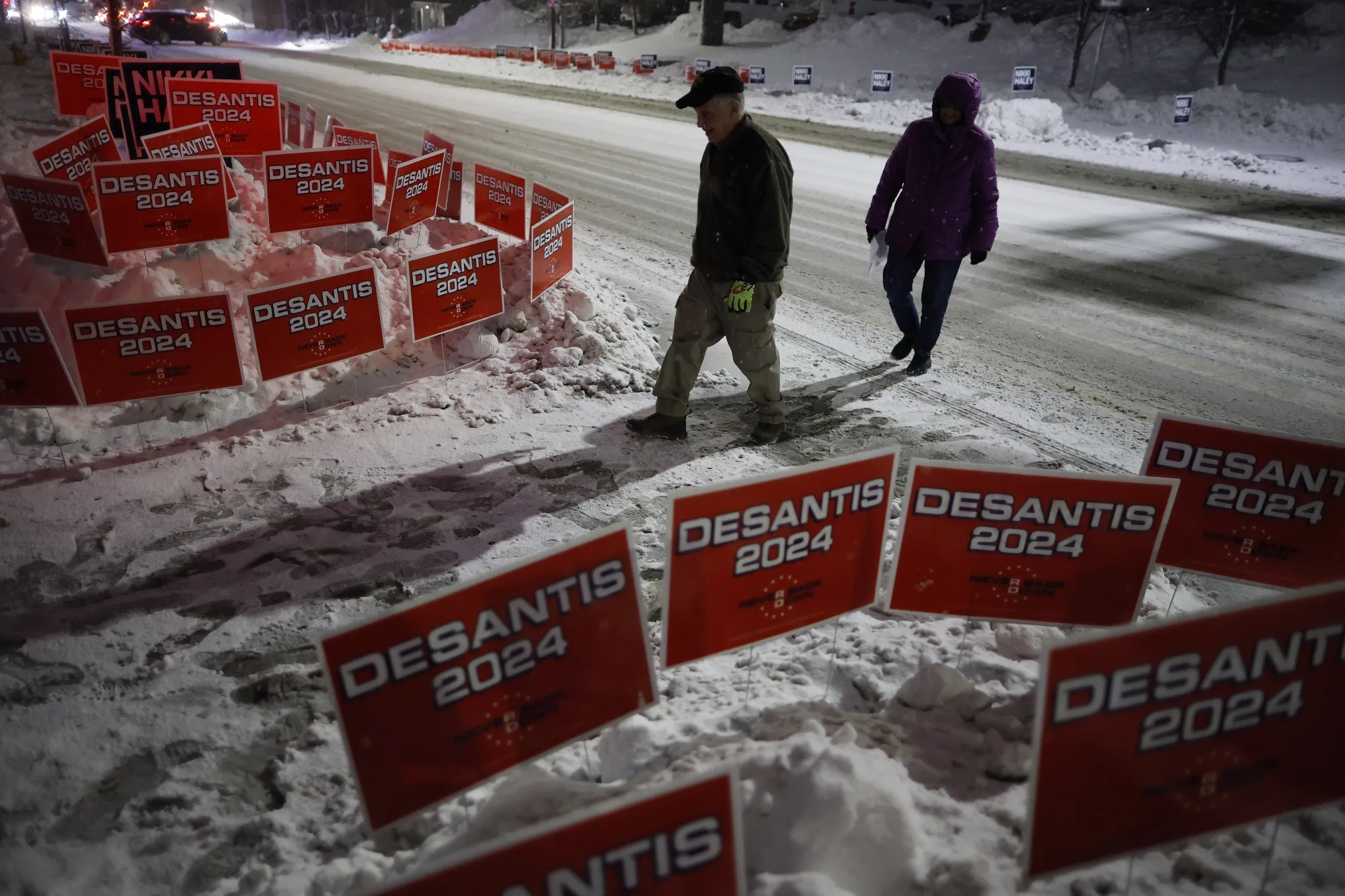 Campaign signs for Ron Desantis in Des Moines, Iowa on Jan. 10.
