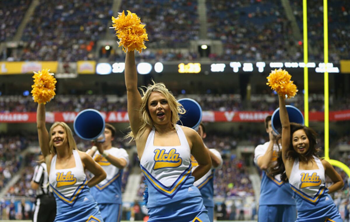 The Shockingly Low Salaries of Professional Cheerleaders - The Atlantic