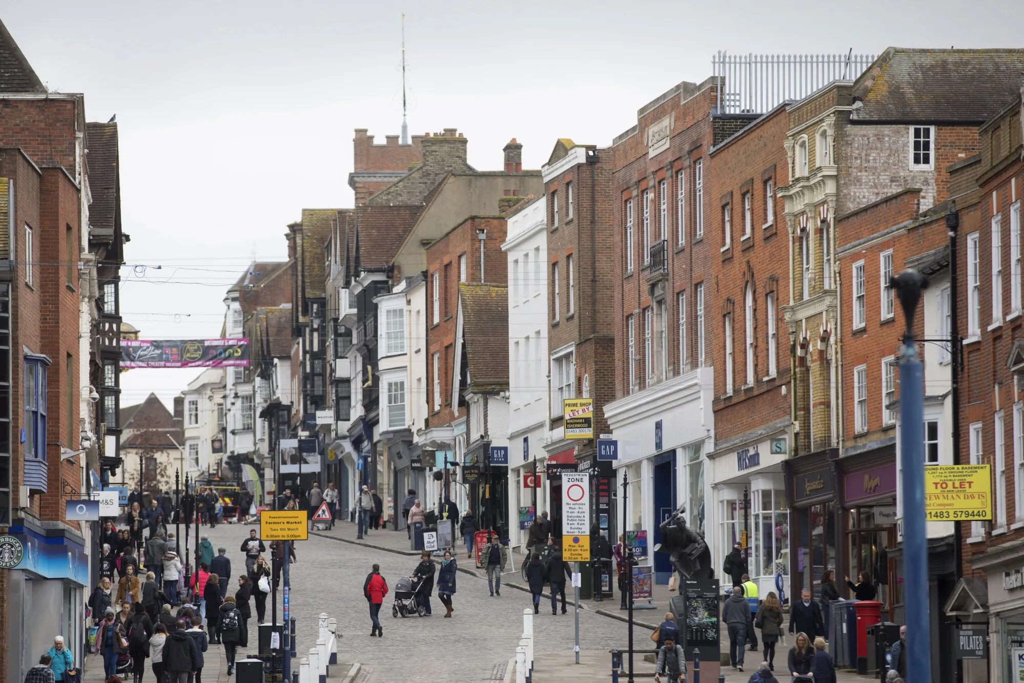 Amazon.com Inc. and Brexit Take Toll as Toys 'R' Us U.K., Maplin Fail