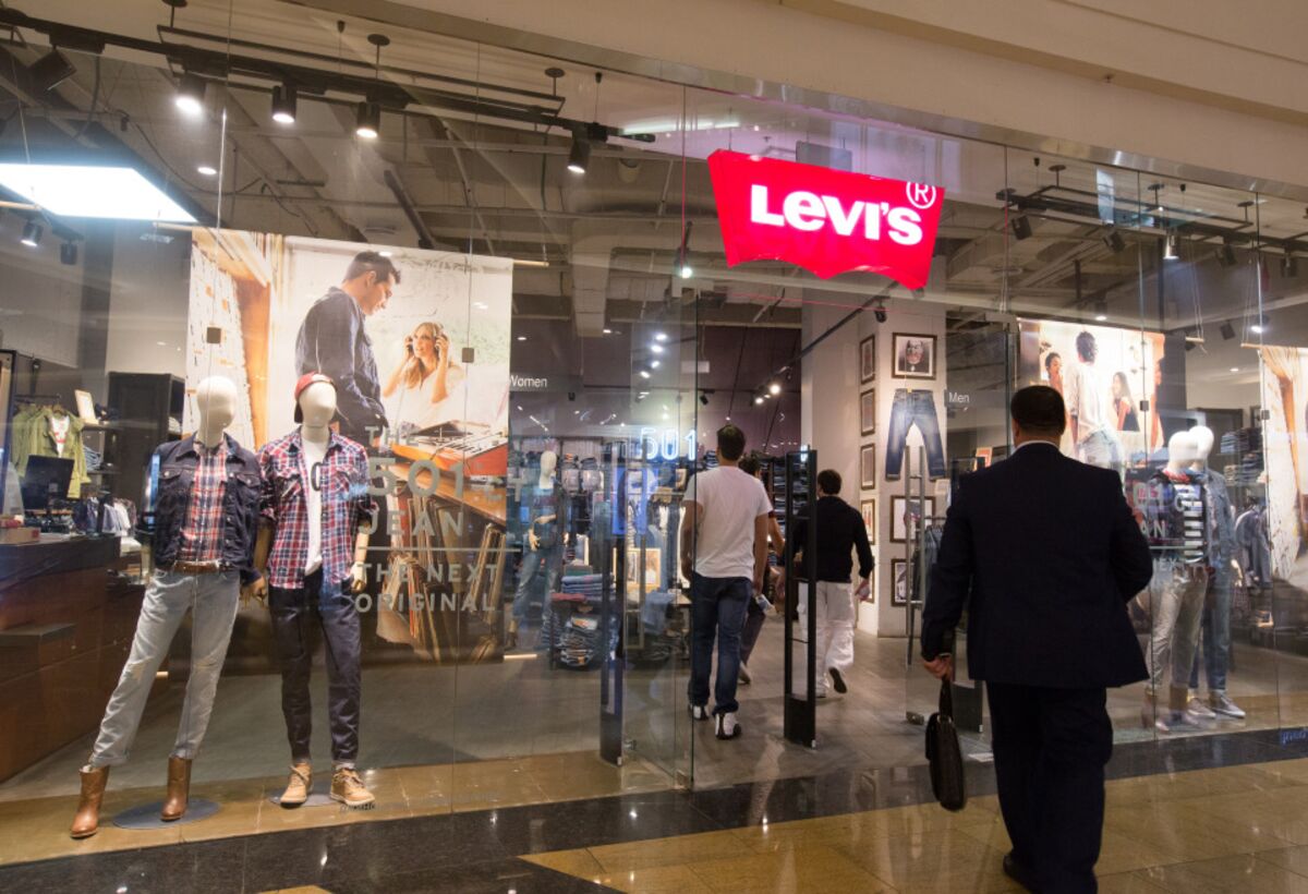 Levi Strauss Suspends Operations in Russia Amid Ukraine War - Bloomberg