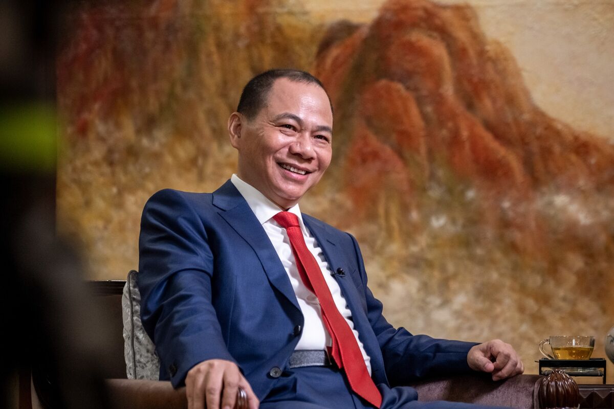 Tycoon Plows Billions Into EVs as His Vietnam Stock Booms 1,000%