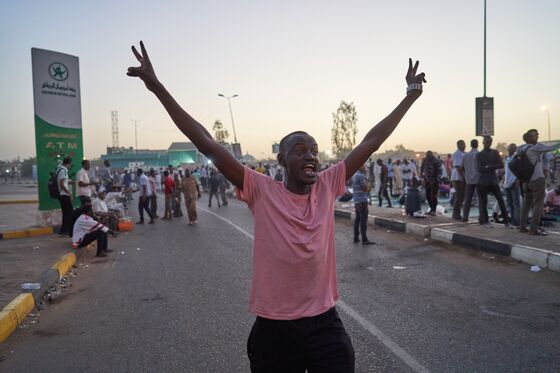 Sudan Protesters Vow Civil Disobedience to Pressure Ruling Army