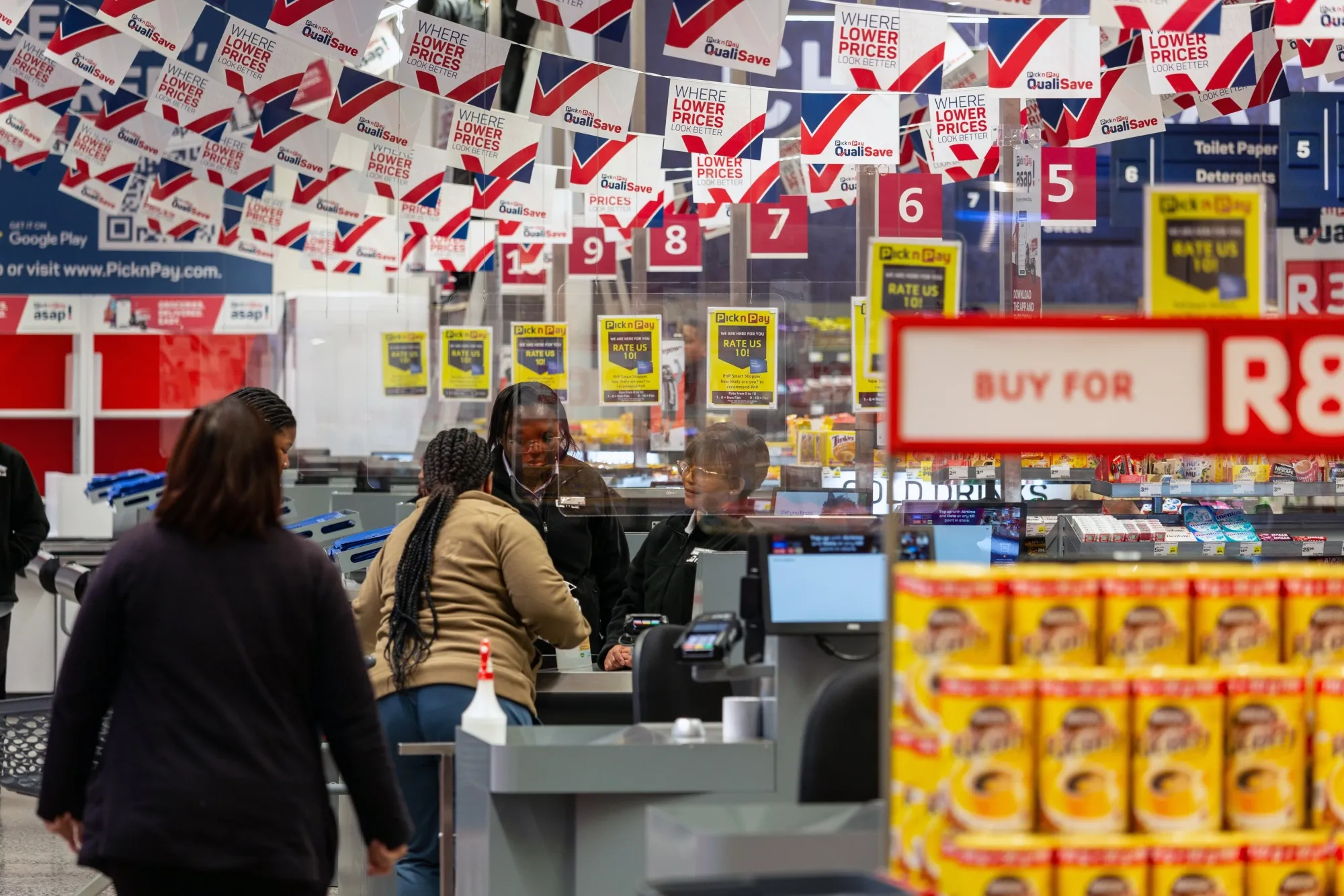 Customers at a&nbsp;supermarket in Cape Town.