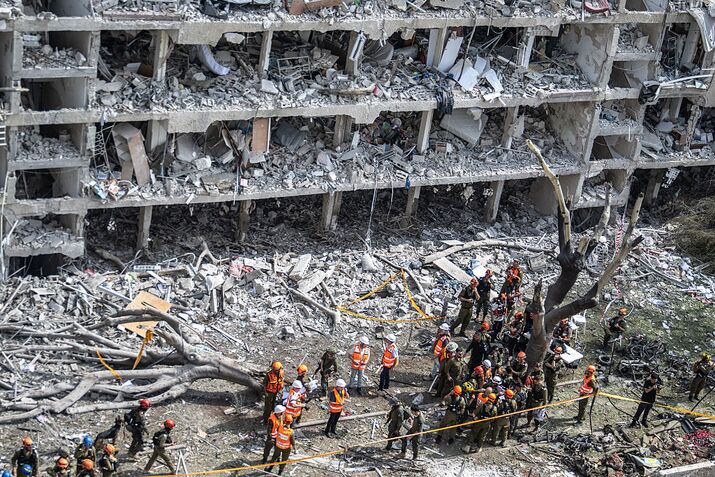 Iranian missile strikes Tel Aviv