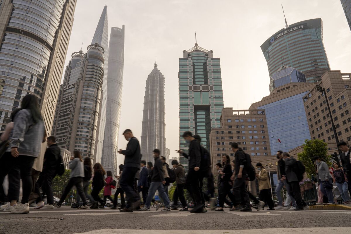 China's Central Bank Intervenes in Bond Market to Stabilize Exchange Rate and Economic Expectations