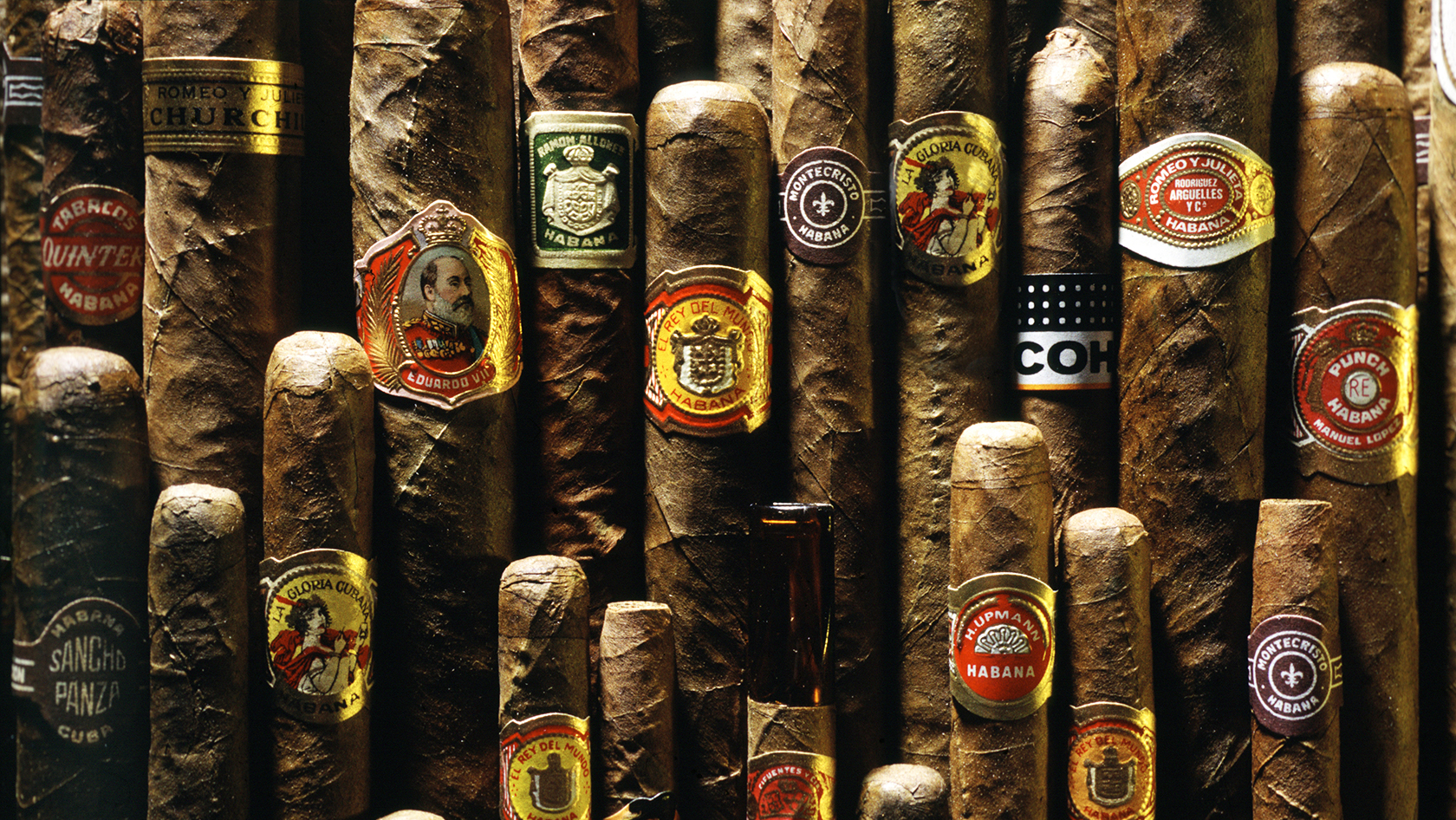 Cigar Tip: A Cigar Guide to Paris - The Stogie Guys