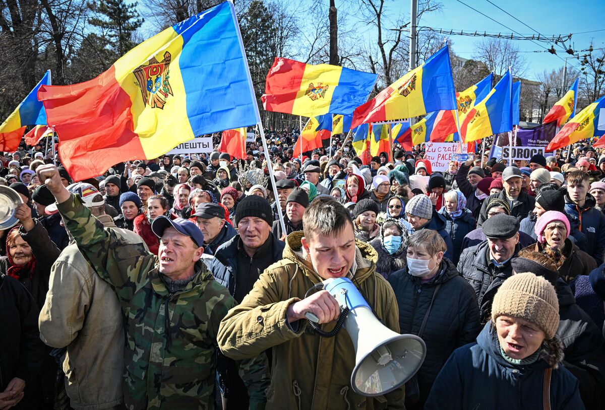 Moldova Votes Narrowly for EU Membership