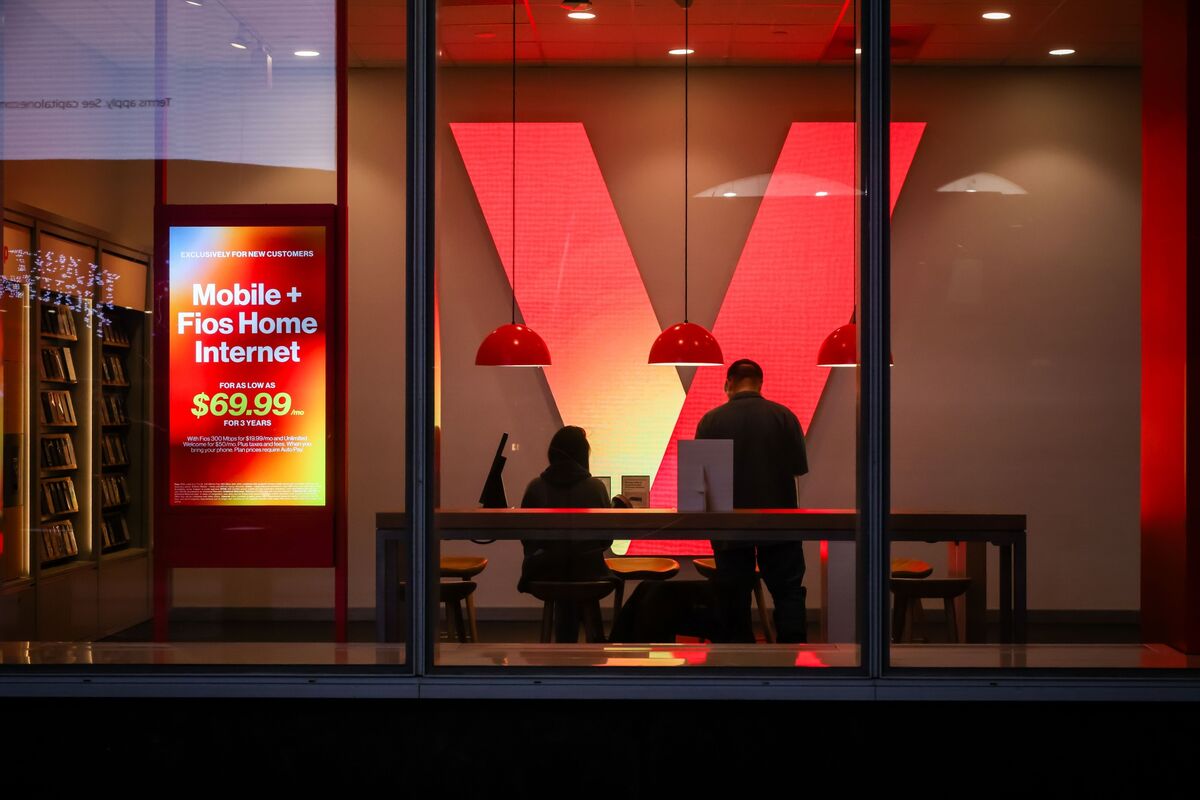 Verizon Sees Quarterly Loss of Up to $800 Million Due to BT Deal