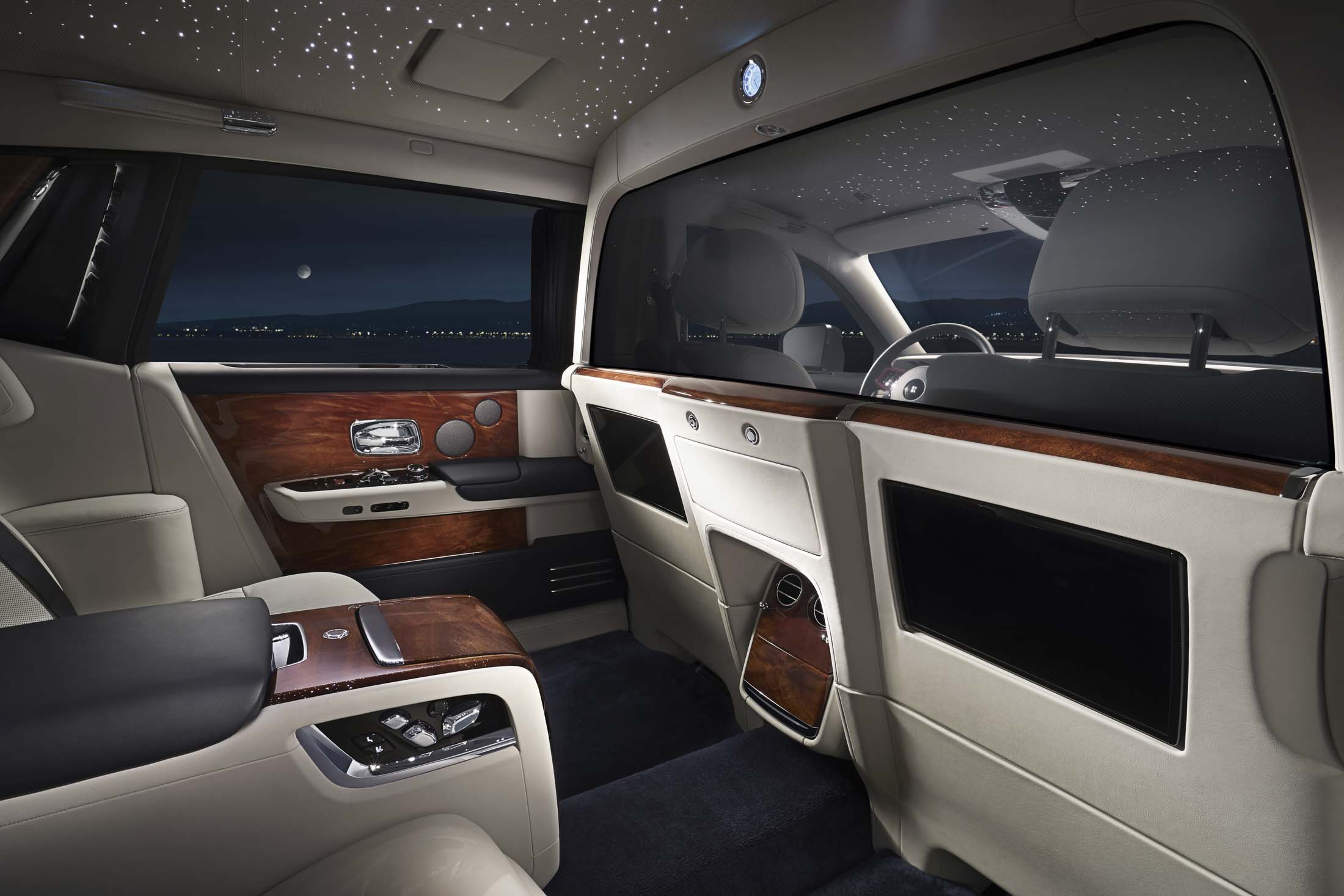 Which Luxury Cars Have the Best Back Seats? - Bloomberg