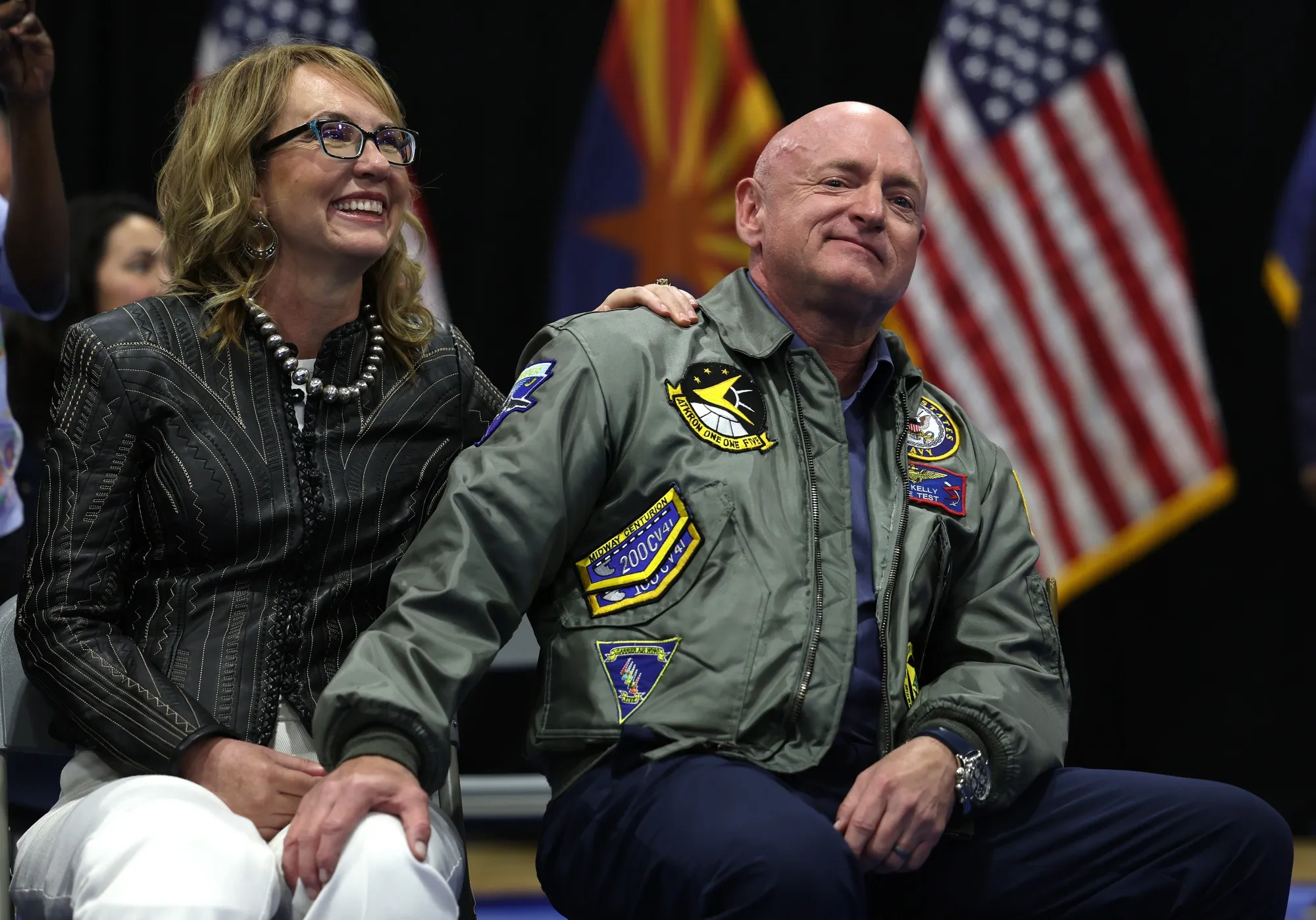 ハリス氏伴走者の有力候補、ケリー氏の魅力とは－百戦錬磨のタフガイ - Bloomberg