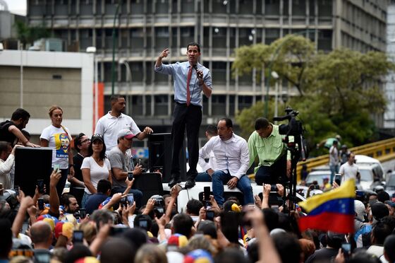 Fatigue Sets In as Venezuela Opposition Tries to Rally Crowds