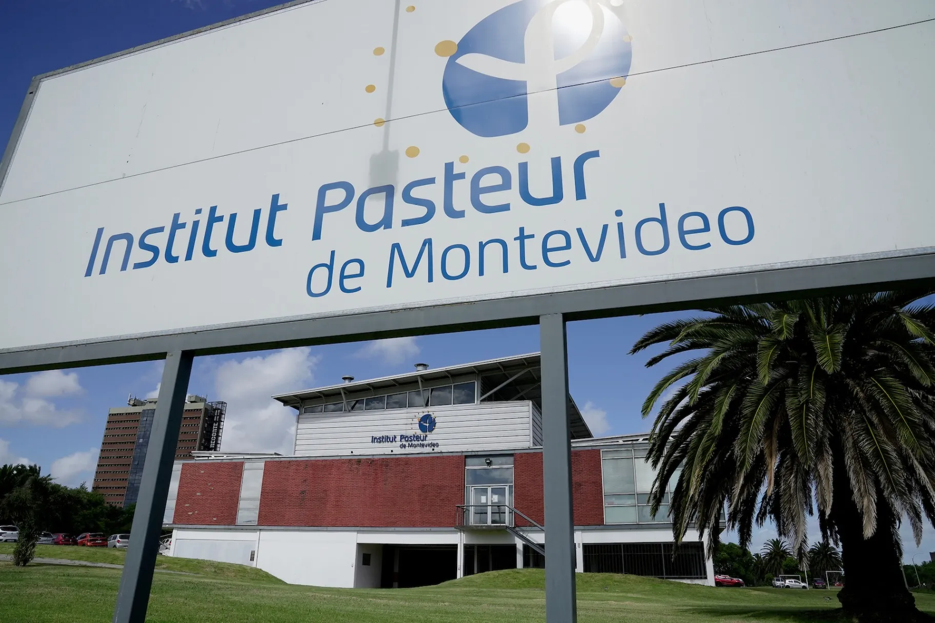 The scientific research center Institut Pasteur de Montevideo.