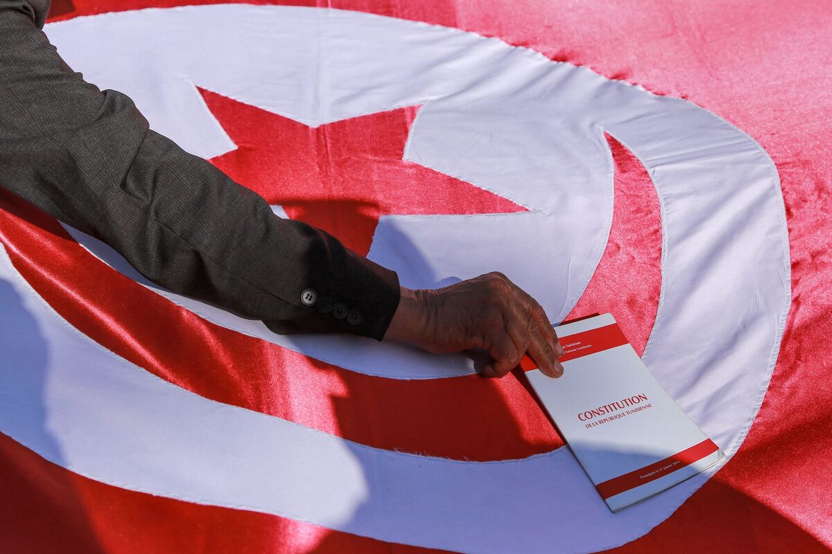 Tunisia Prepares for Controversial Presidential Election