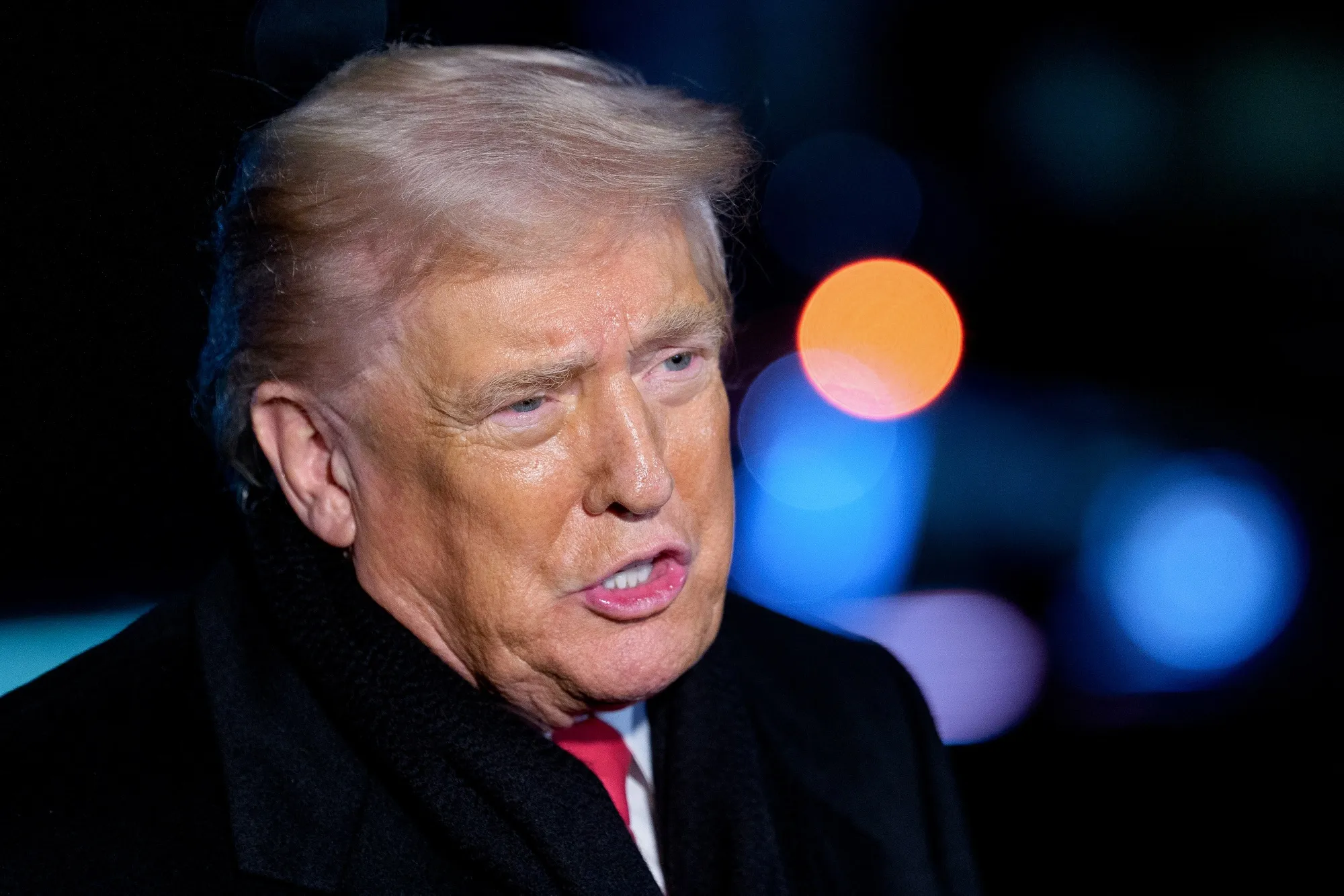 トランプ氏のダボス演説、予定通り実施へ－専用機不具合で到着遅れ