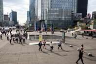 Frankfurt Losing Edge in Brexit Race as Paris Gains Ground