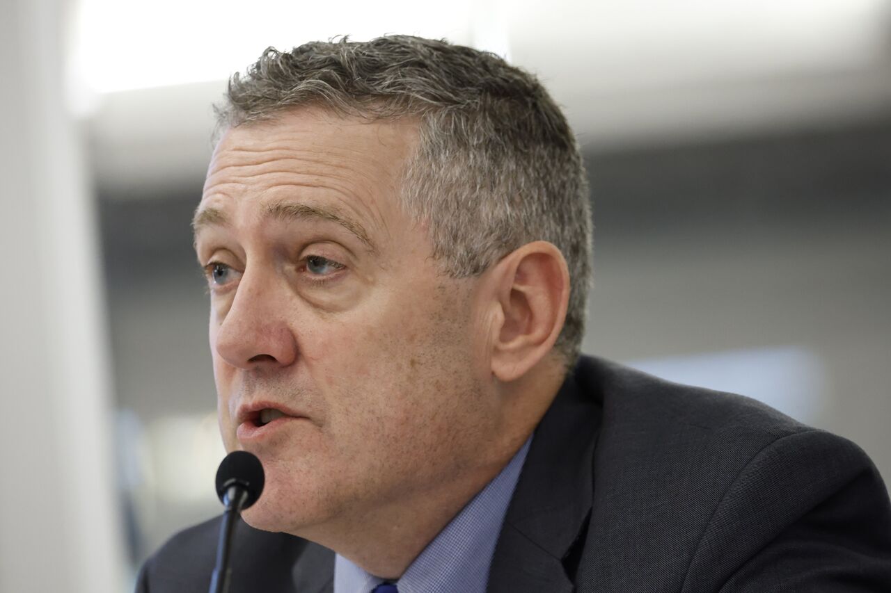 Fed’s Bullard Leaves Open Possibility of Larger December Hike - Bloomberg